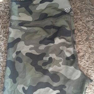 Forever 21 camouflage leggings